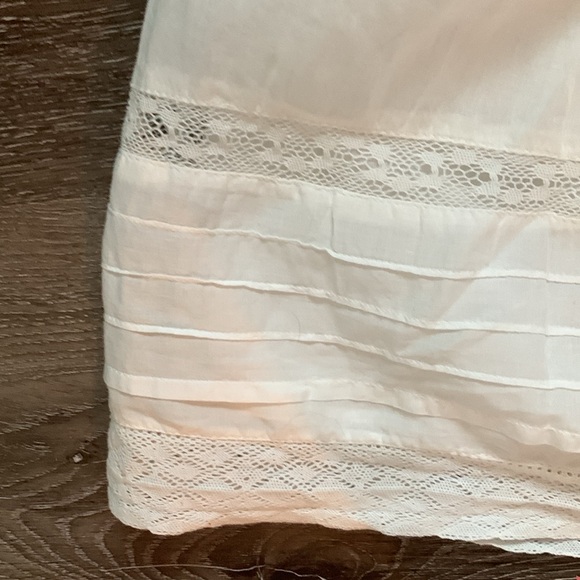 White lace skirt from Urban Outfitters - Picture 3 of 4